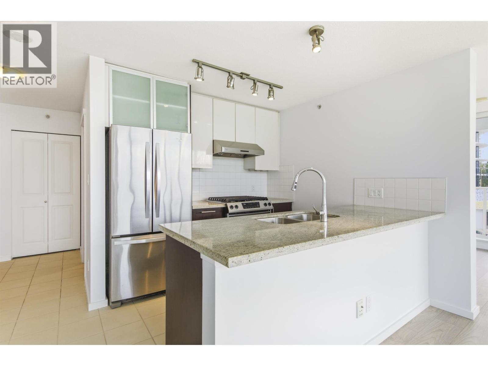1006 2289 Yukon Crescent, Burnaby, British Columbia  V5C 0B2 - Photo 6 - R3130698