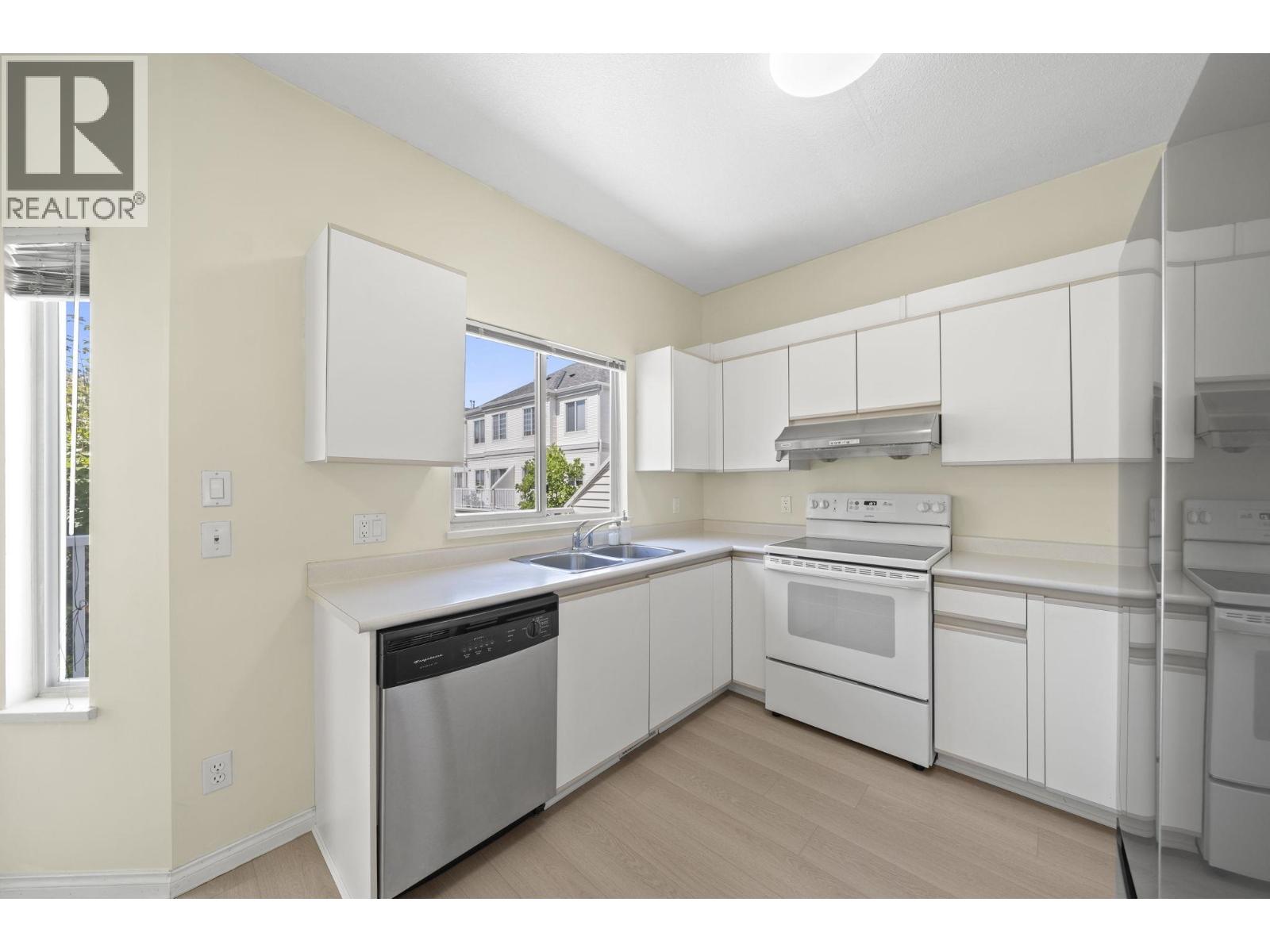 3 12891 Jack Bell Drive, Richmond, British Columbia V6V 2T7 - Photo 10 - R3153061