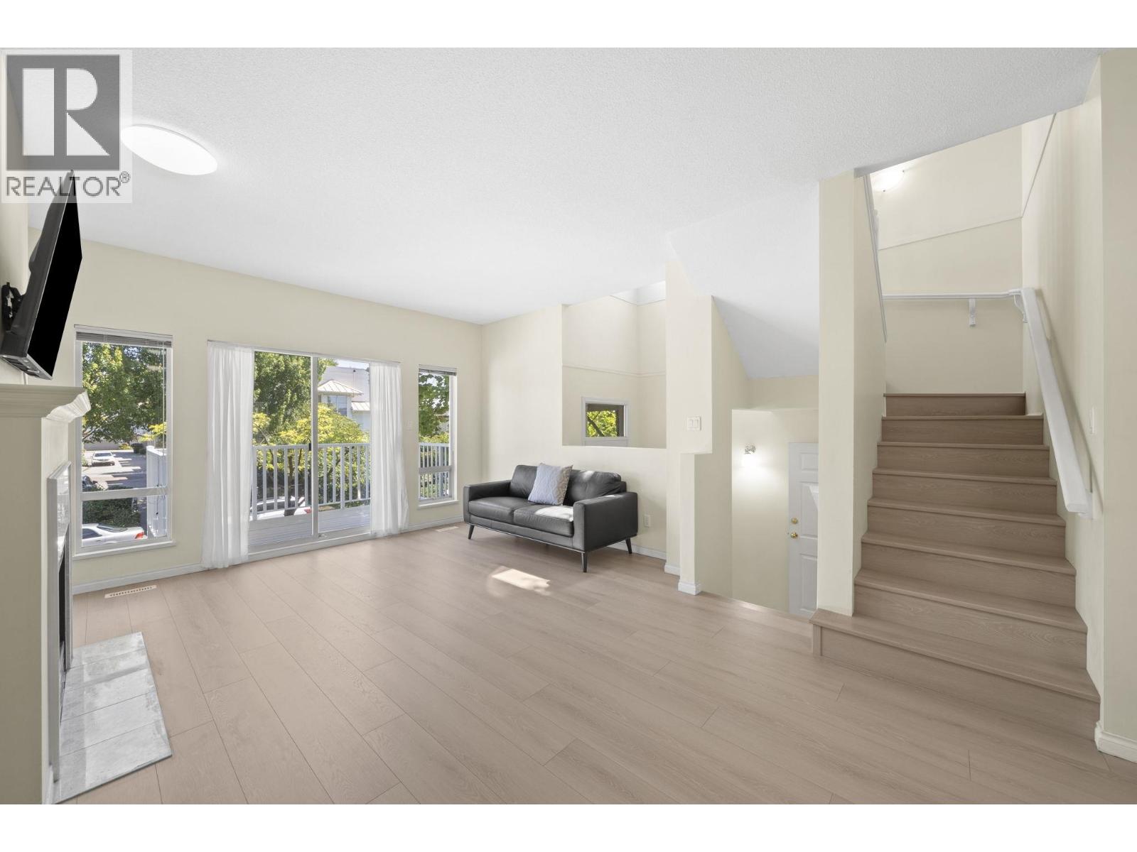 3 12891 Jack Bell Drive, Richmond, British Columbia V6V 2T7 - Photo 4 - R3153061