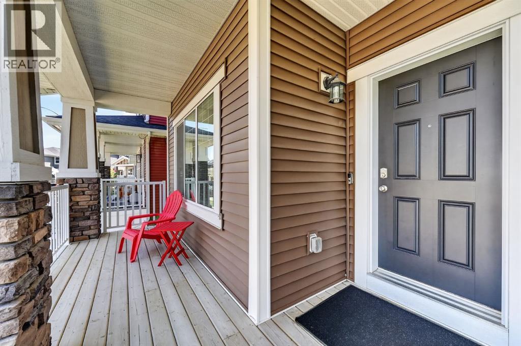 218 River Heights Green, Cochrane, Alberta  T4C 0S3 - Photo 4 - A2331573