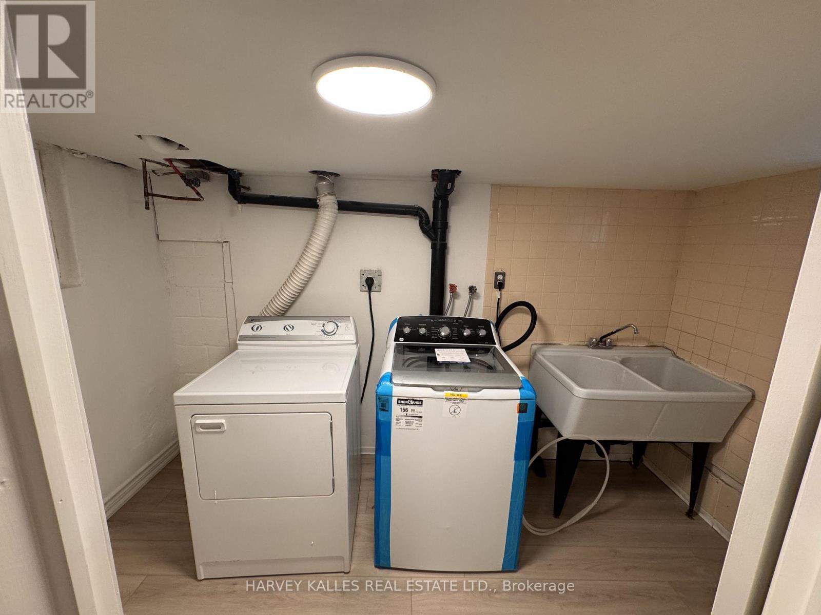 628 Manning Avenue, Toronto, Ontario  M6G 2V9 - Photo 10 - C13642362