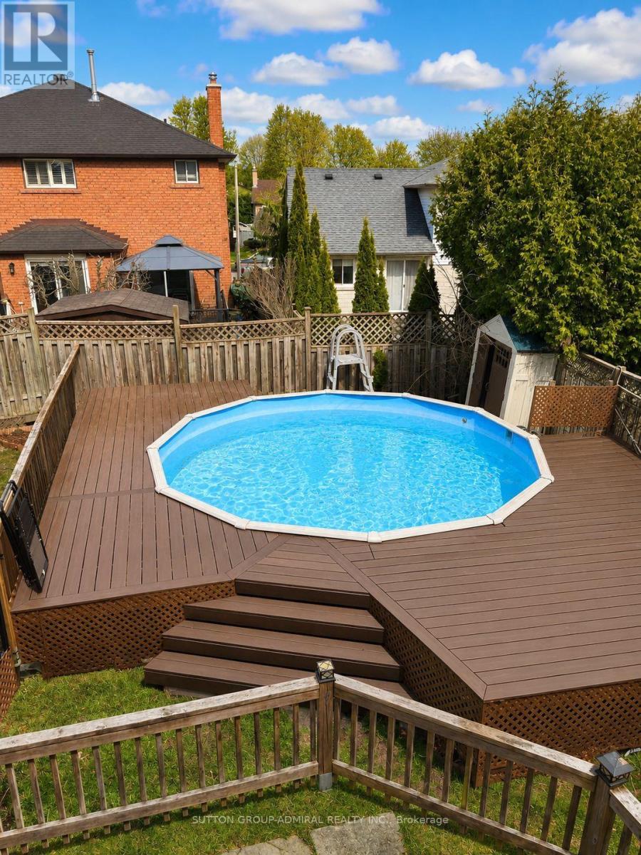 879 Peggoty Circle, Oshawa, Ontario  L1K 2G6 - Photo 3 - E13629580