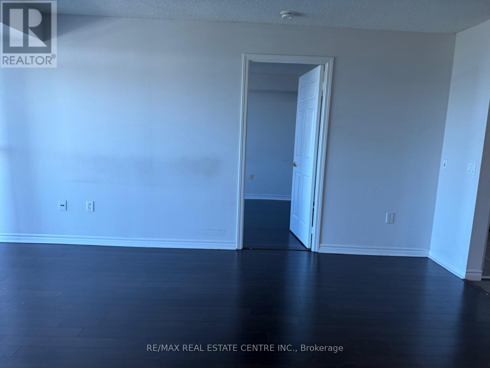 601 - 55 Strathaven Drive, Mississauga, Ontario  L5R 4G9 - Photo 3 - W13225946