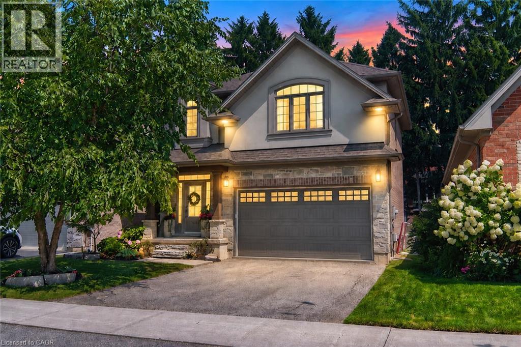 256 MOORLAND Crescent, Ancaster, Ontario