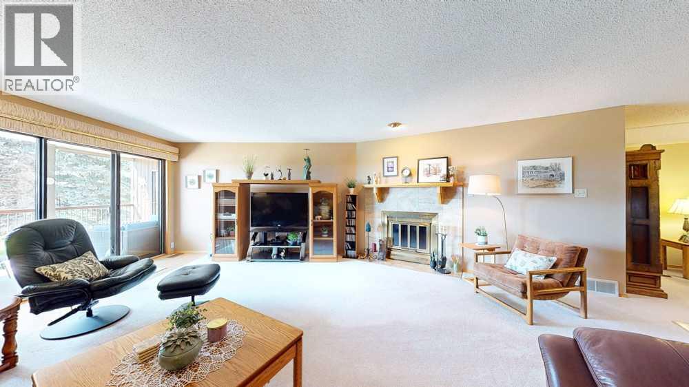 6, 1165 16 Street NE, Medicine Hat, Alberta  T1C 1P7 - Photo 4 - A2326242