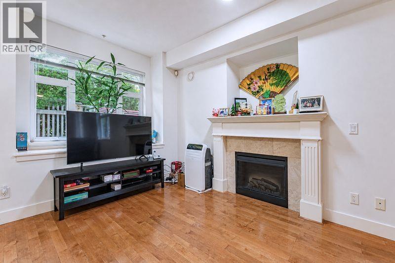 306 4468 Albert Street, Burnaby, British Columbia V5C 2G2 - Photo 5 - R3153080