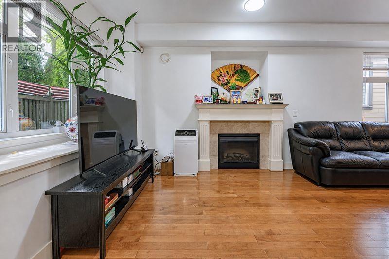 306 4468 Albert Street, Burnaby, British Columbia V5C 2G2 - Photo 6 - R3153080