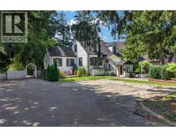 935 BARTLET, Windsor, Ontario