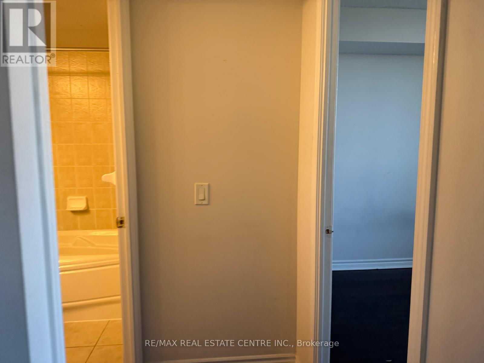 601 - 55 Strathaven Drive, Mississauga, Ontario  L5R 4G9 - Photo 9 - W13225946