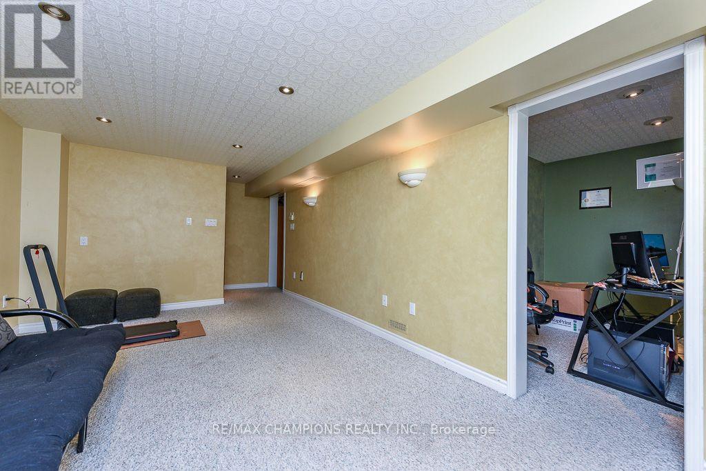 163 Simmons Boulevard, Brampton, Ontario  L6V 3Y2 - Photo 41 - W13640834