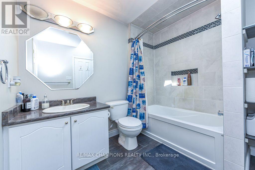 163 Simmons Boulevard, Brampton, Ontario  L6V 3Y2 - Photo 25 - W13640834