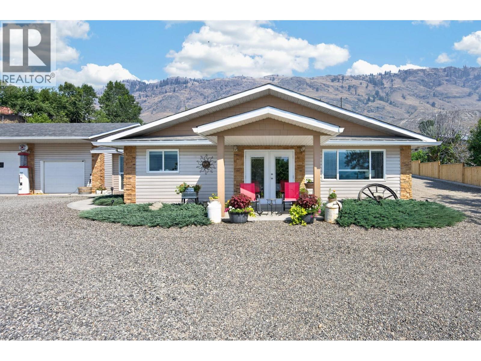 3197 Shuswap Road, Kamloops, British Columbia  V2H 1T1 - Photo 2 - 10396839