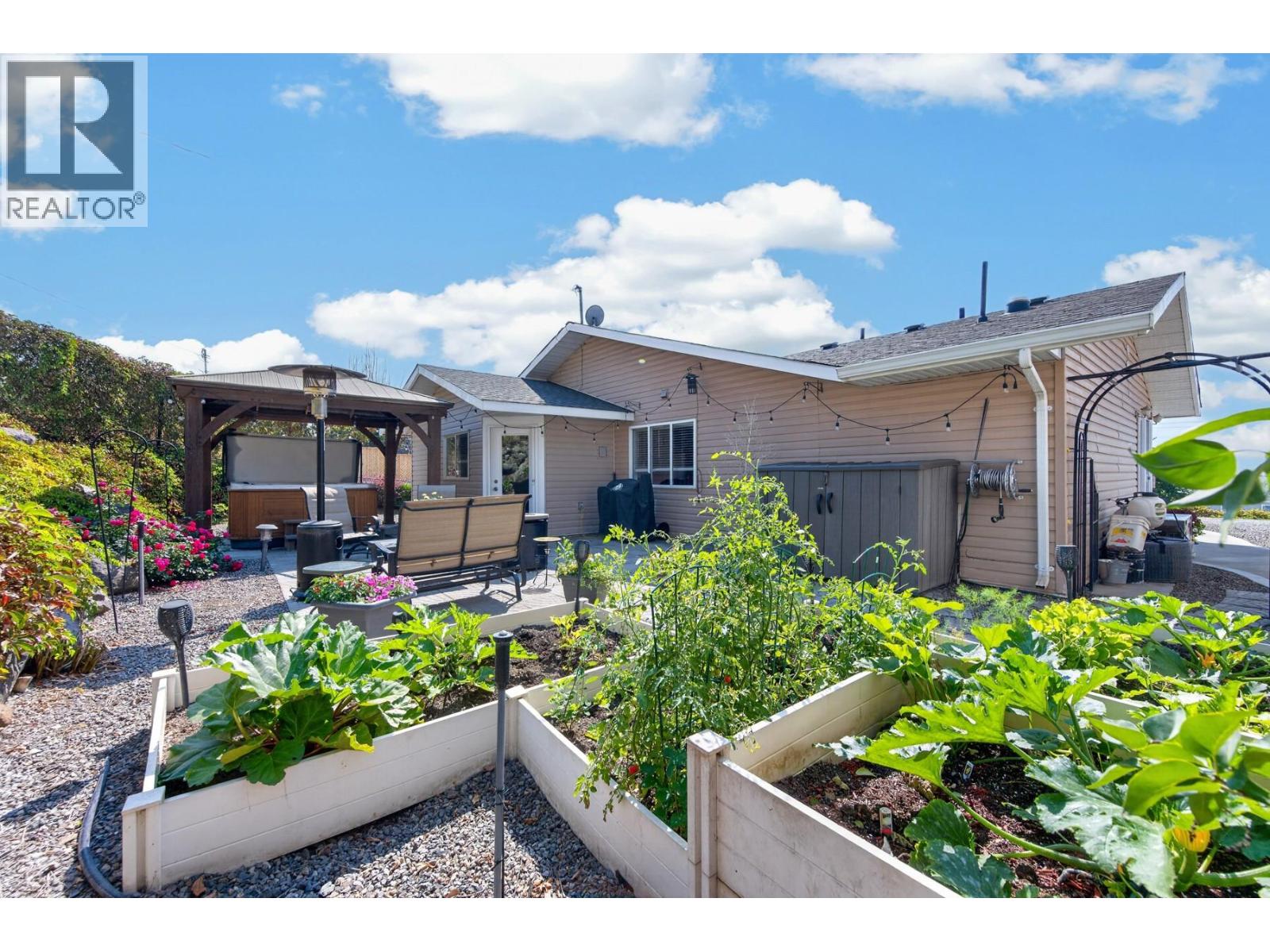 3197 Shuswap Road, Kamloops, British Columbia  V2H 1T1 - Photo 4 - 10396839