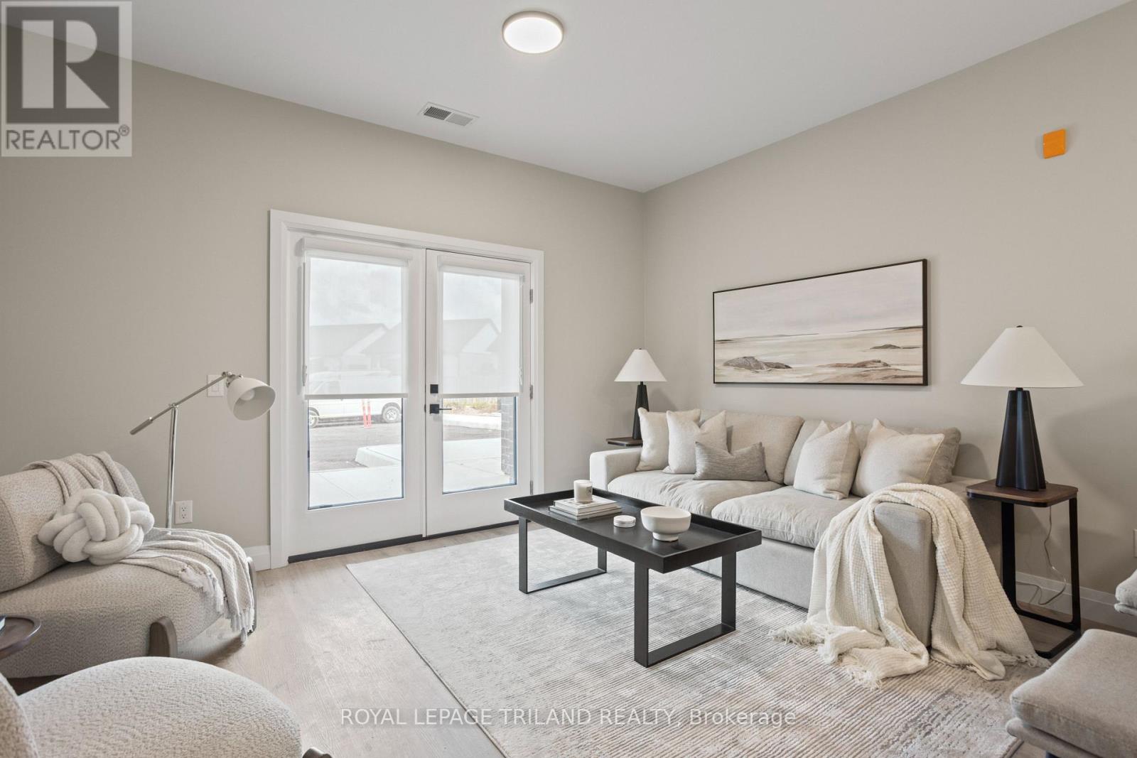 101 - 33318 Richmond Street, Lucan Biddulph, Ontario  N0M 2J0 - Photo 4 - X13642486