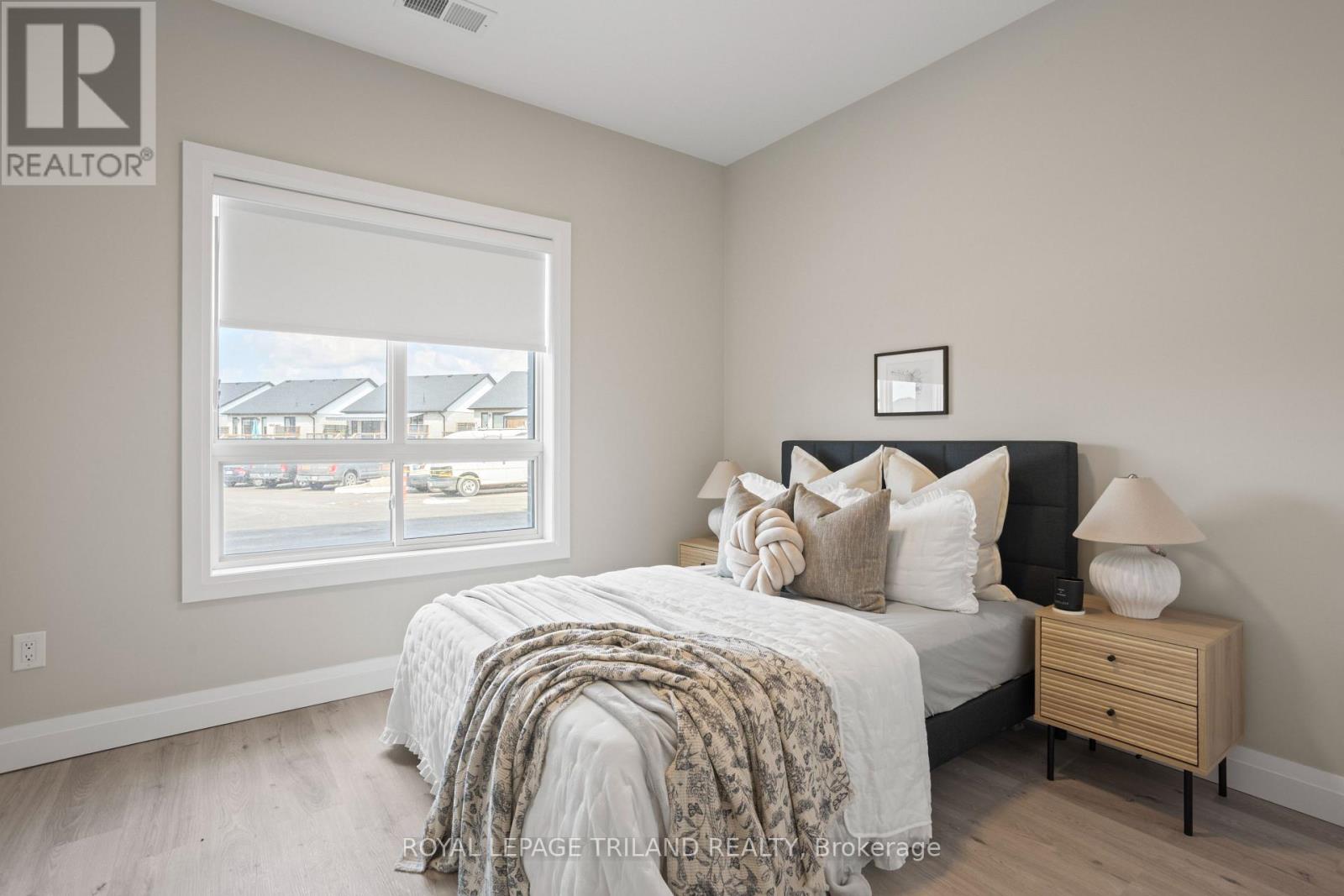 101 - 33318 Richmond Street, Lucan Biddulph, Ontario  N0M 2J0 - Photo 6 - X13642486