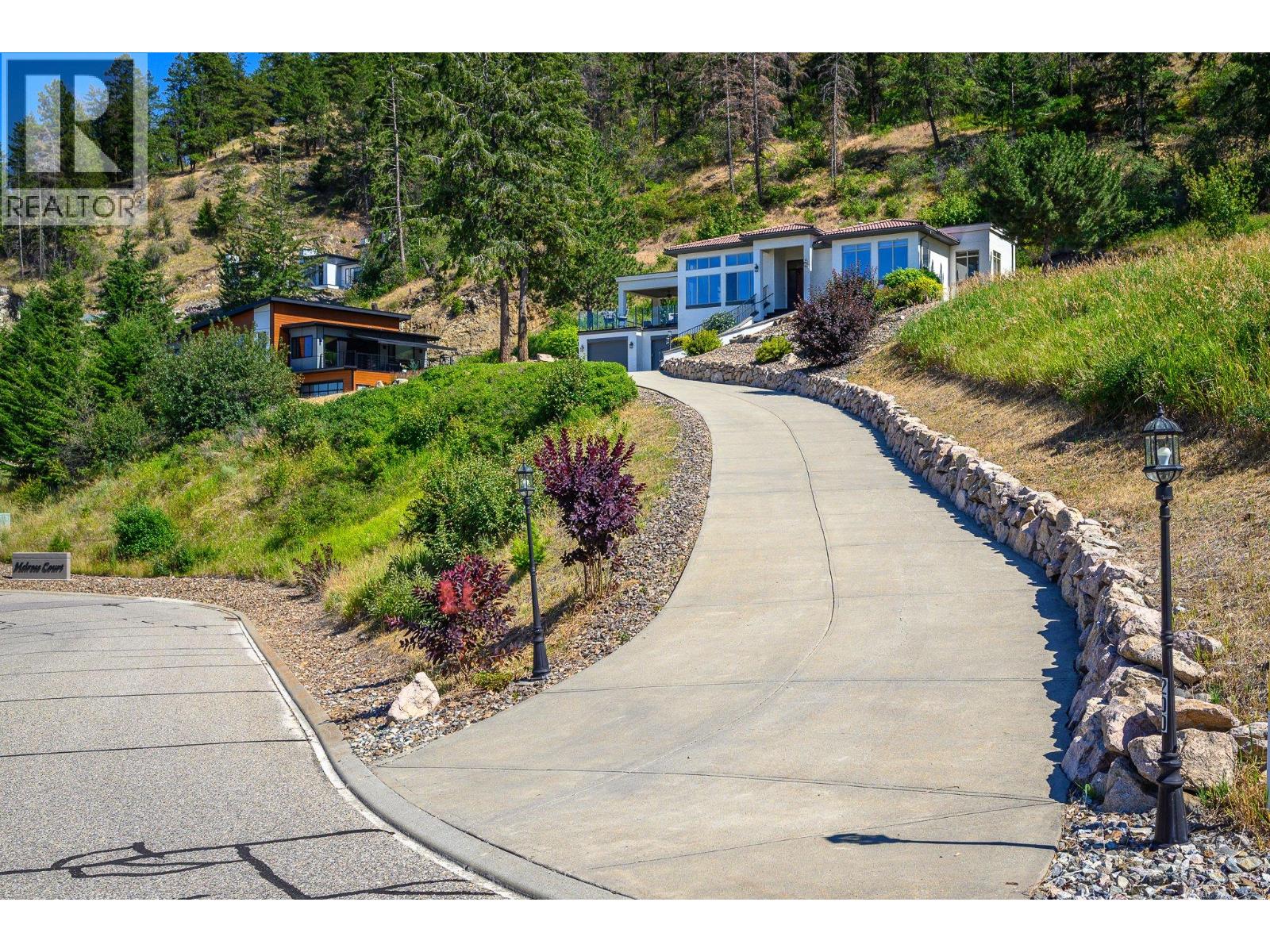 200 Melrose Court, Vernon, British Columbia  V1H 1T7 - Photo 2 - 10378394