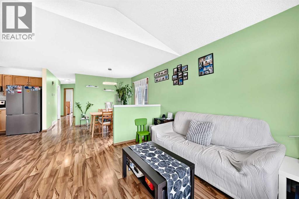 96 Covington Court NE, Calgary, Alberta  T3K 4L9 - Photo 4 - A2329434