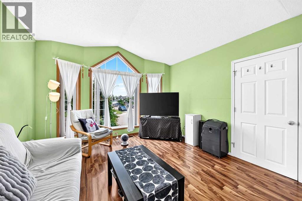 96 Covington Court NE, Calgary, Alberta  T3K 4L9 - Photo 2 - A2329434