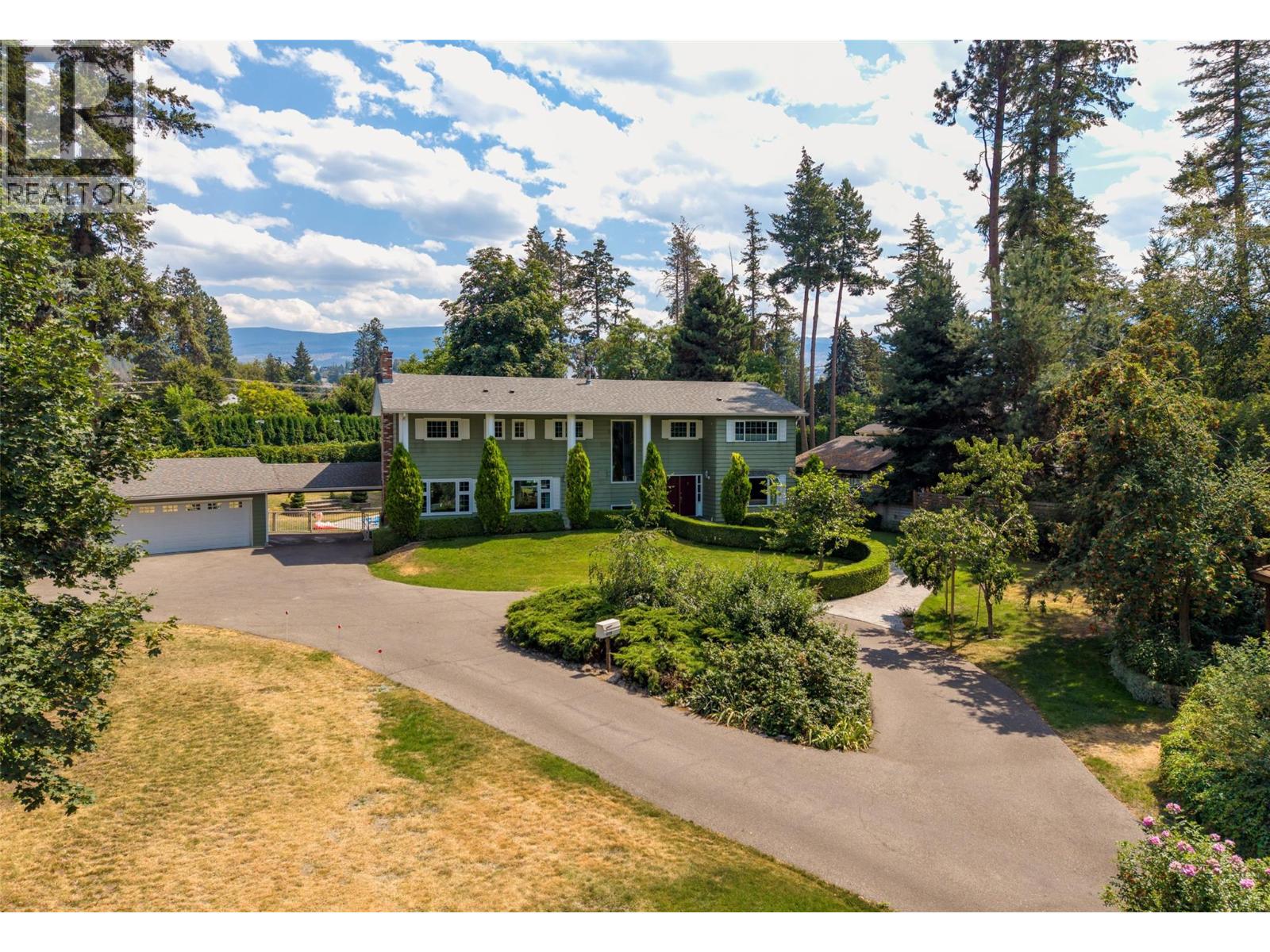 4299 Hobson Road, Kelowna, British Columbia