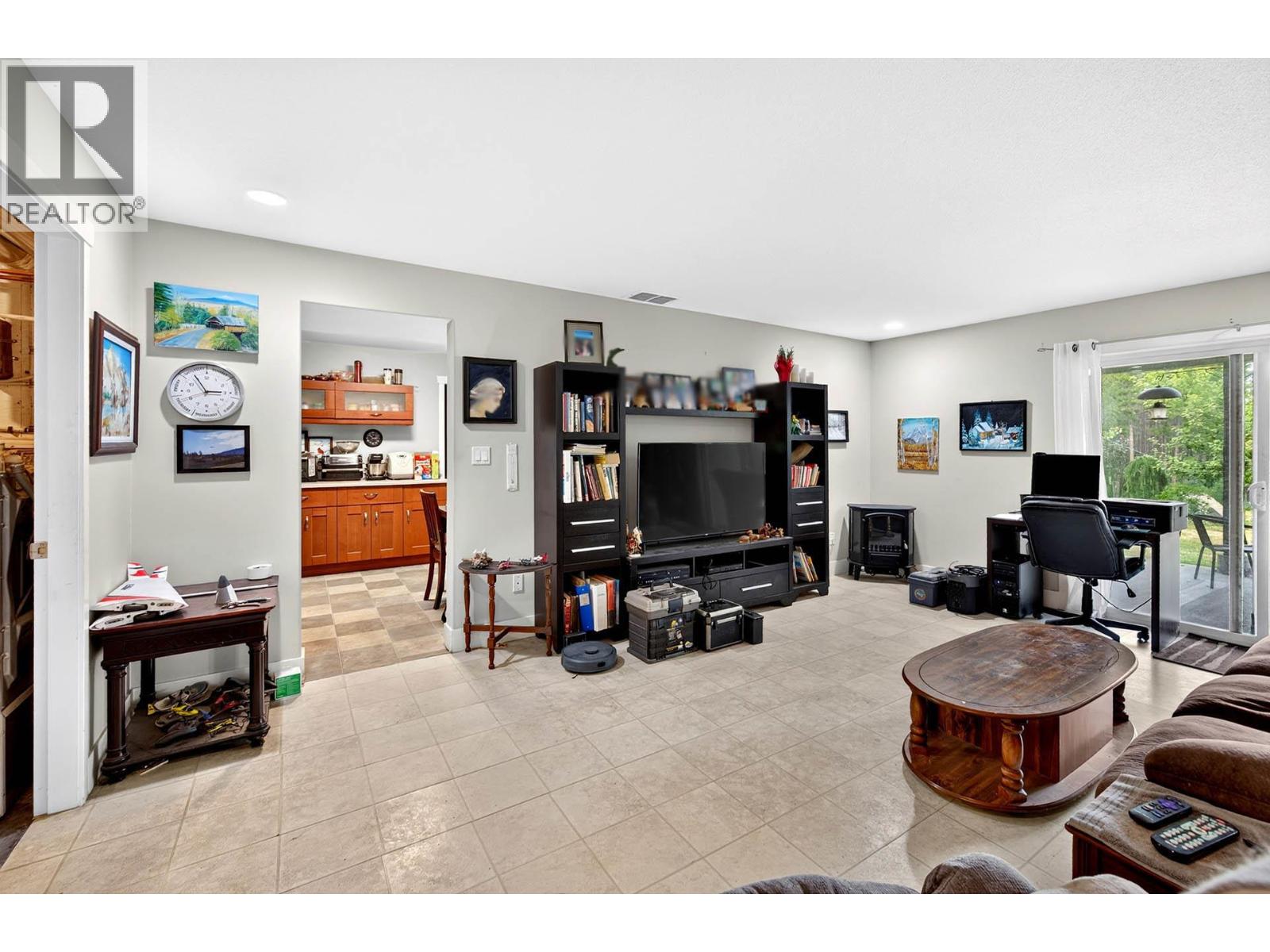 3833 Marmot Road, Kamloops, British Columbia  V1S 1Y8 - Photo 16 - 10396415