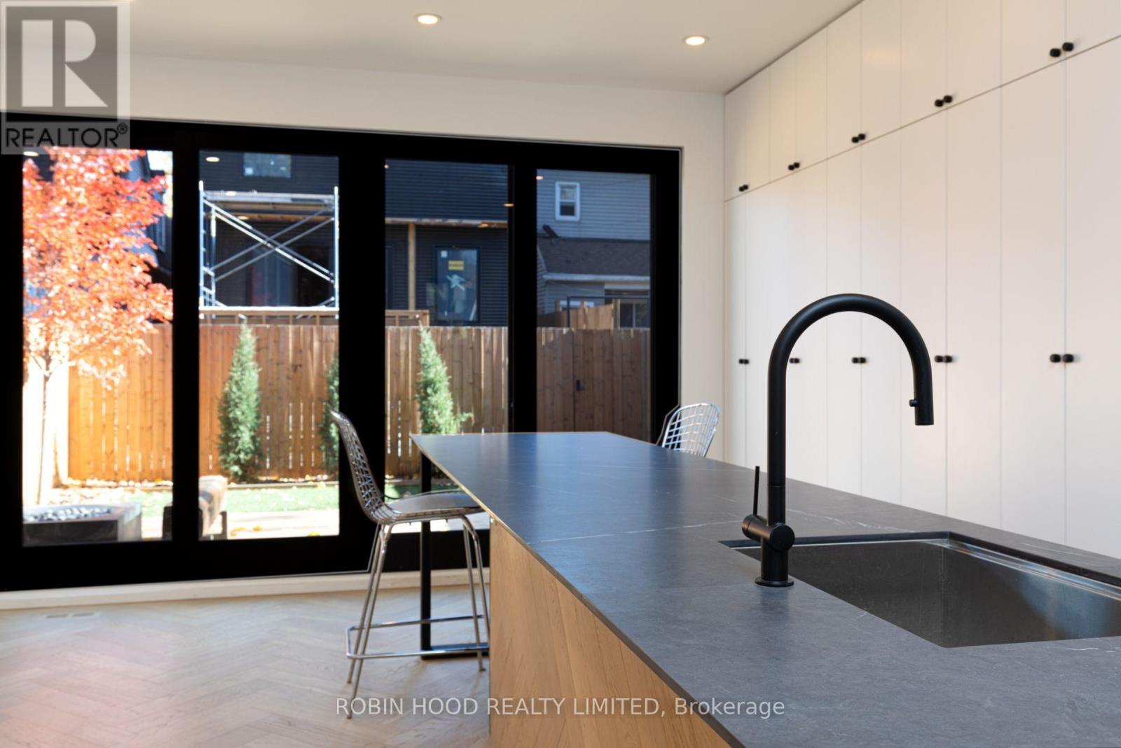 R/laneway - 60 Jones Avenue, Toronto, Ontario M4M 2Z8 - Photo 6 - E13642482