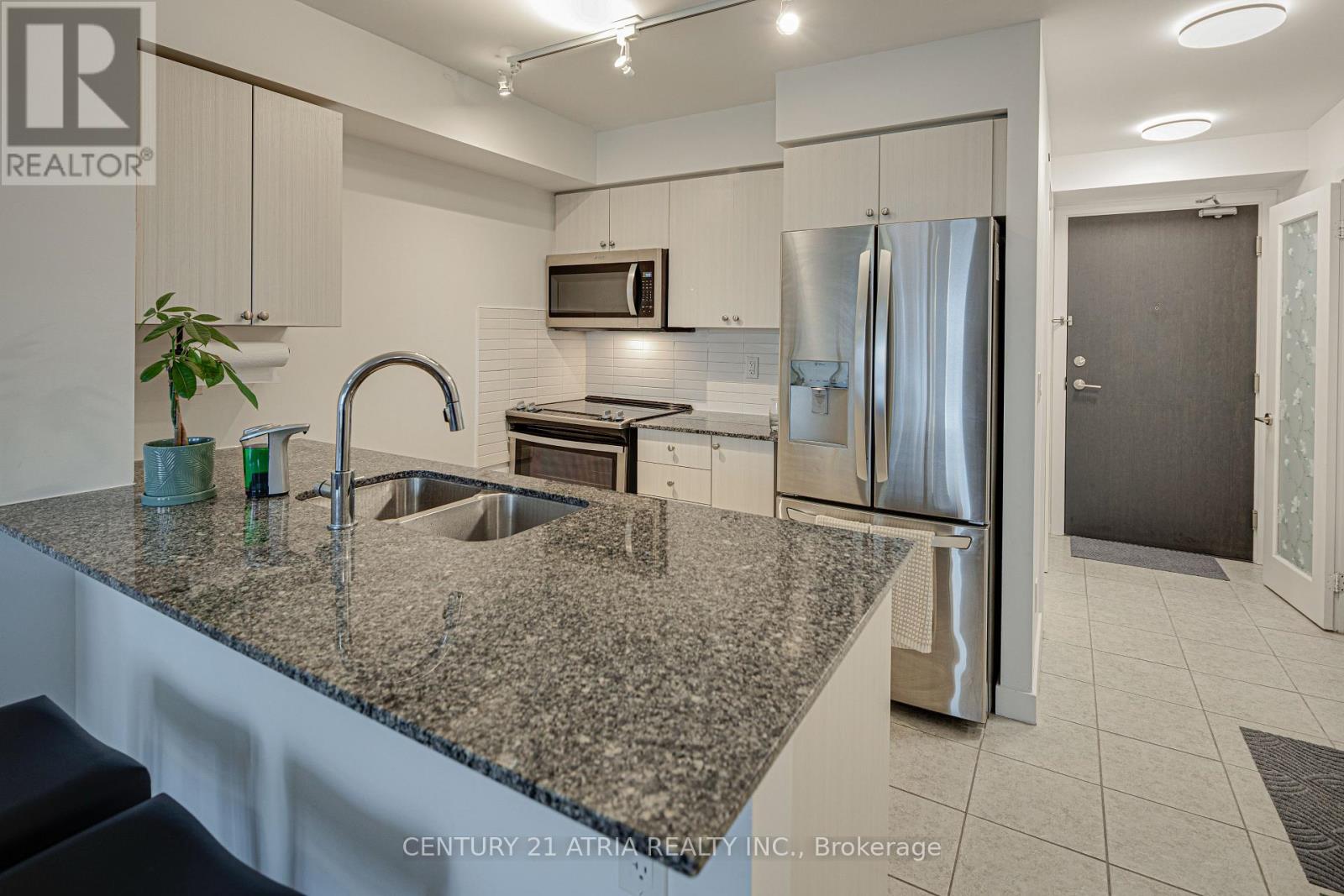 503 - 8 Trent Avenue, Toronto, Ontario  M4C 0A6 - Photo 6 - E13642504