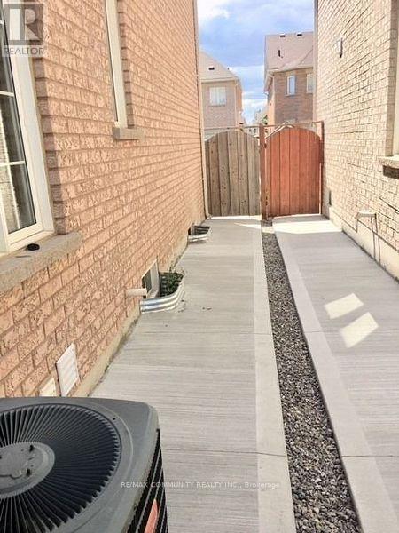 50 Geddington Crescent, Markham, Ontario L6B 0M7 - Photo 5 - N13642516