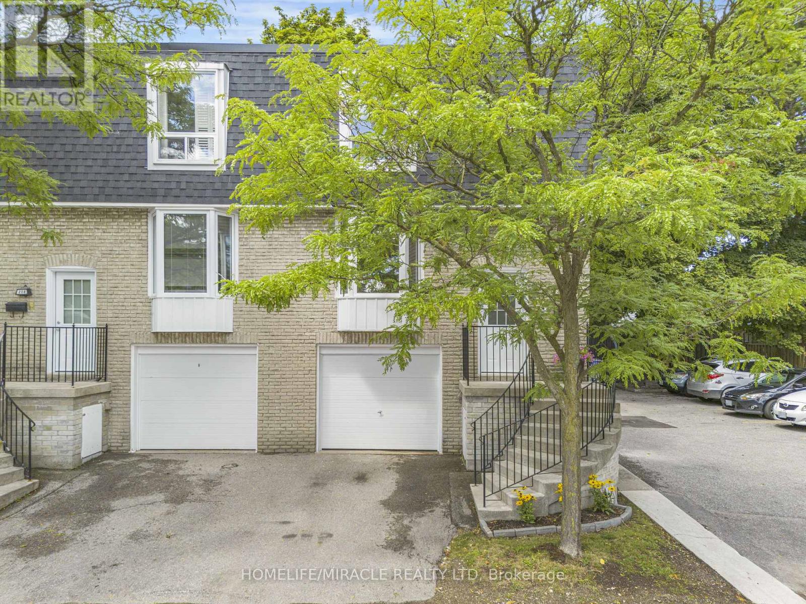 51 - 210 Royal Orchard Boulevard, Markham, Ontario L3T 3E7 - Photo 2 - N13642522