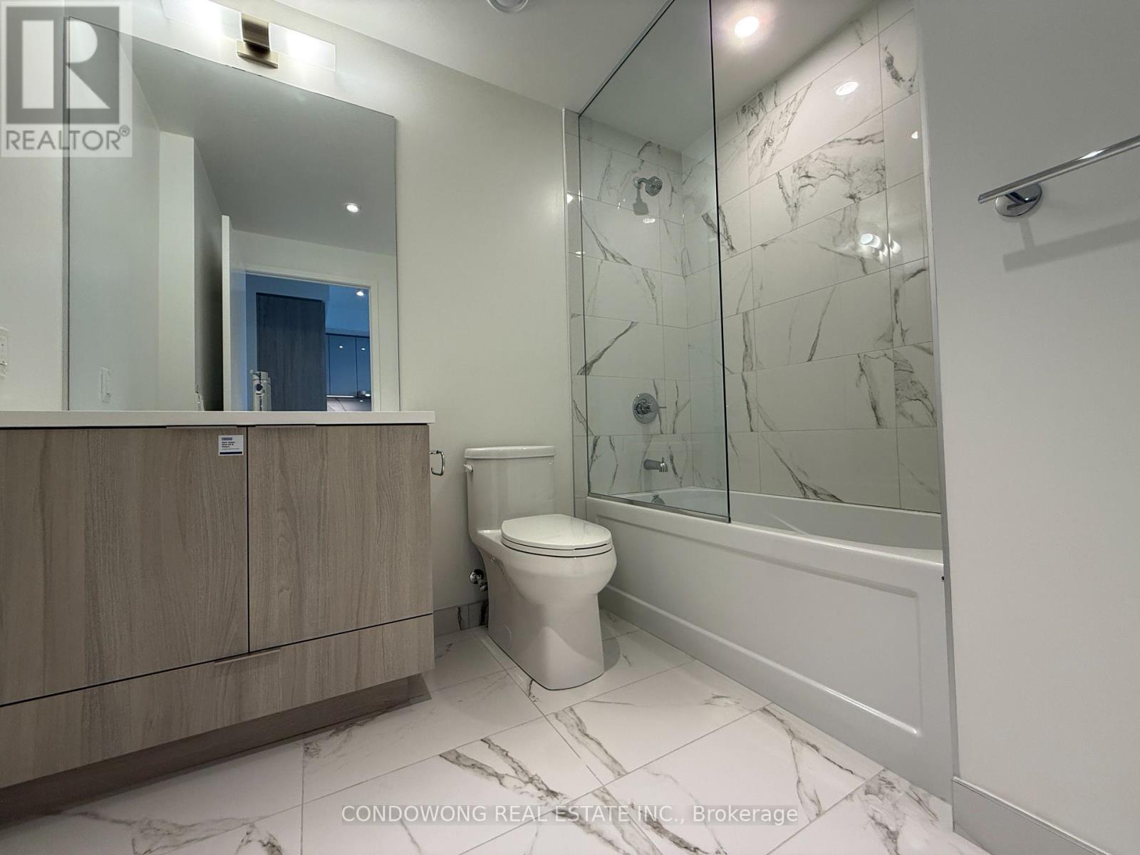 2015 - 8 Interchange Way, Vaughan, Ontario L4K 0R2 - Photo 11 - N13642526