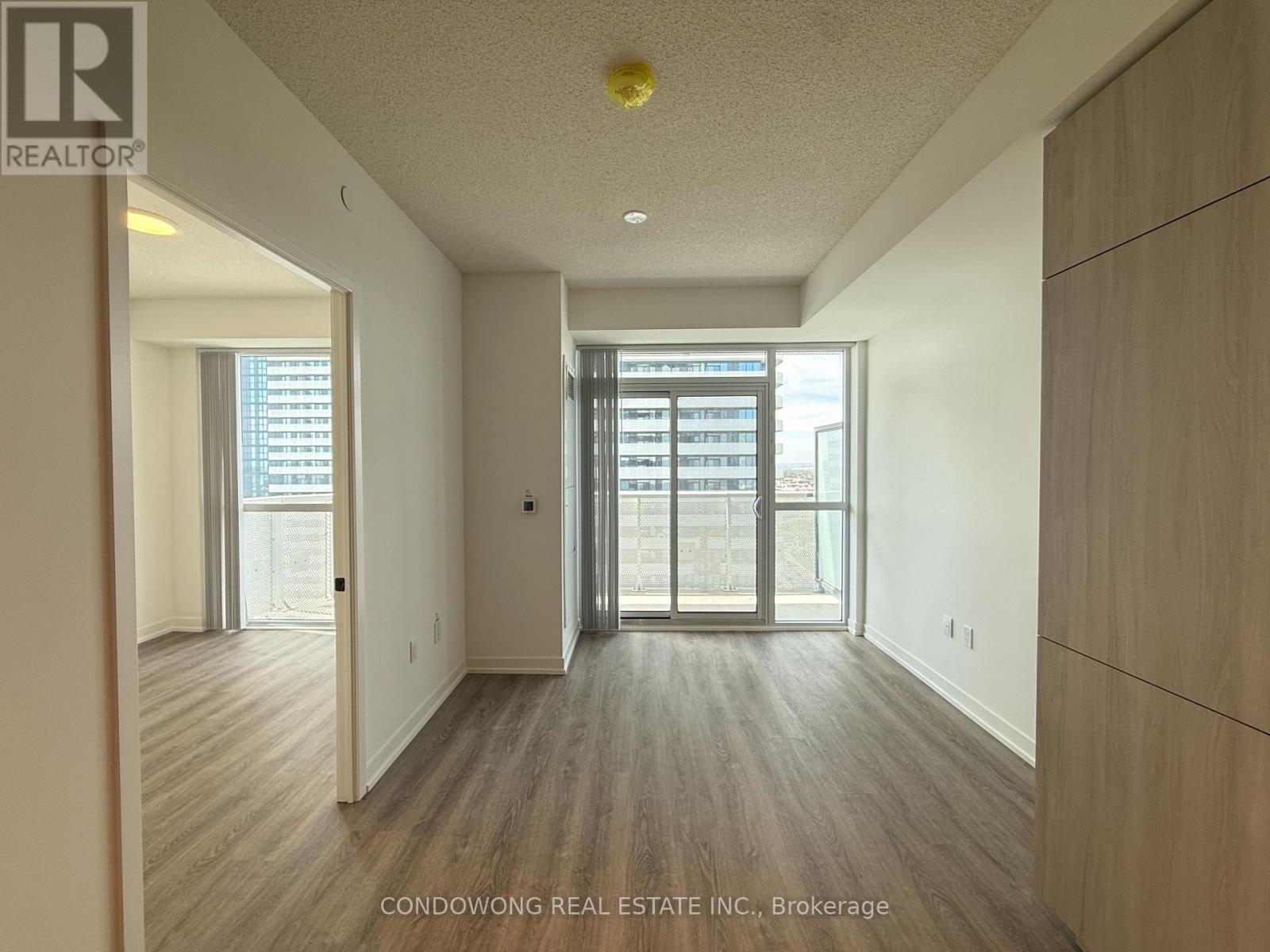2015 - 8 Interchange Way, Vaughan, Ontario L4K 0R2 - Photo 2 - N13642526