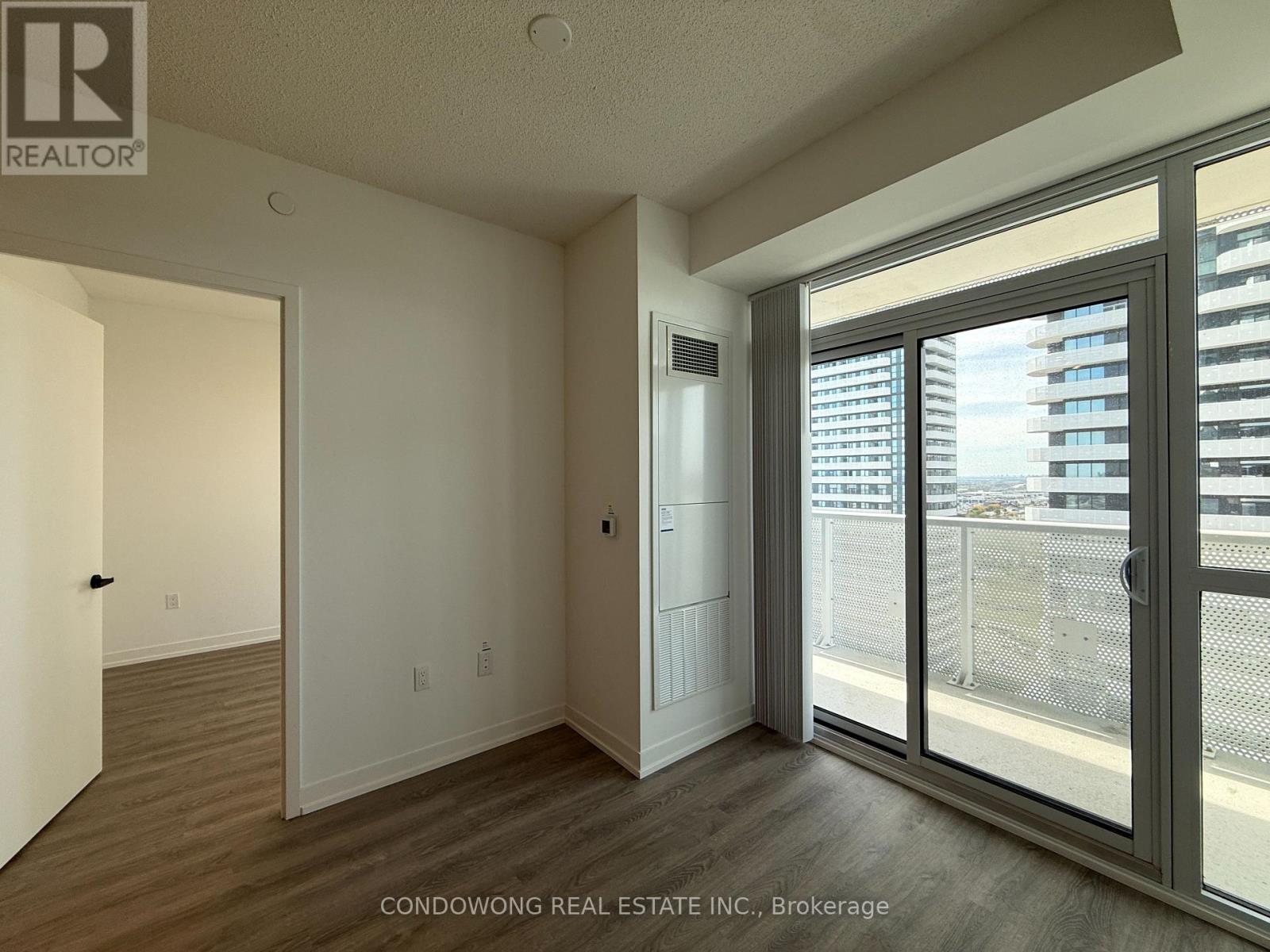 2015 - 8 Interchange Way, Vaughan, Ontario L4K 0R2 - Photo 4 - N13642526