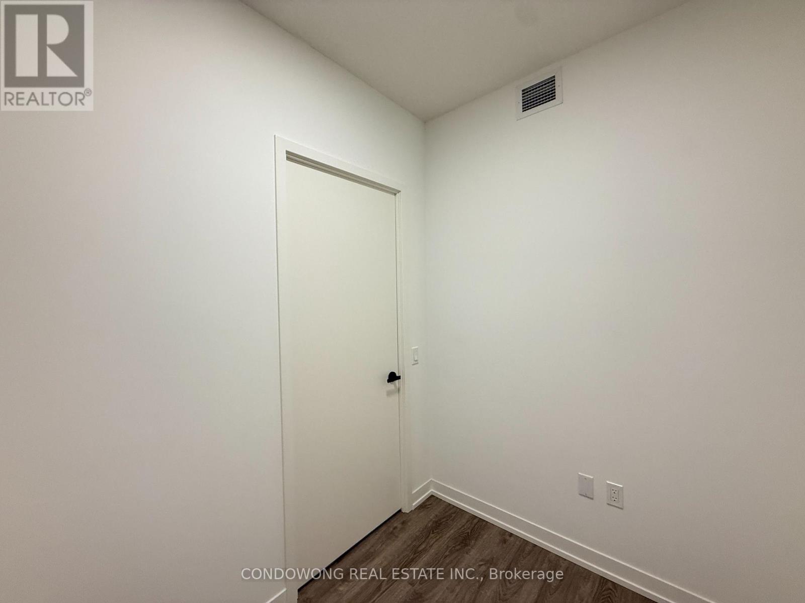 2015 - 8 Interchange Way, Vaughan, Ontario L4K 0R2 - Photo 9 - N13642526