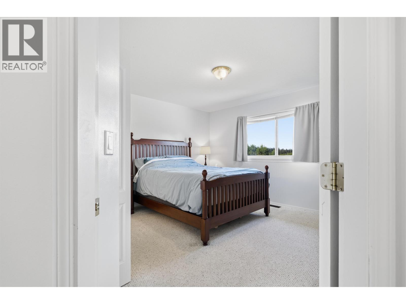 4904 Telqua Drive, 108 Mile Ranch, British Columbia  V0K 2Z0 - Photo 19 - R3153167