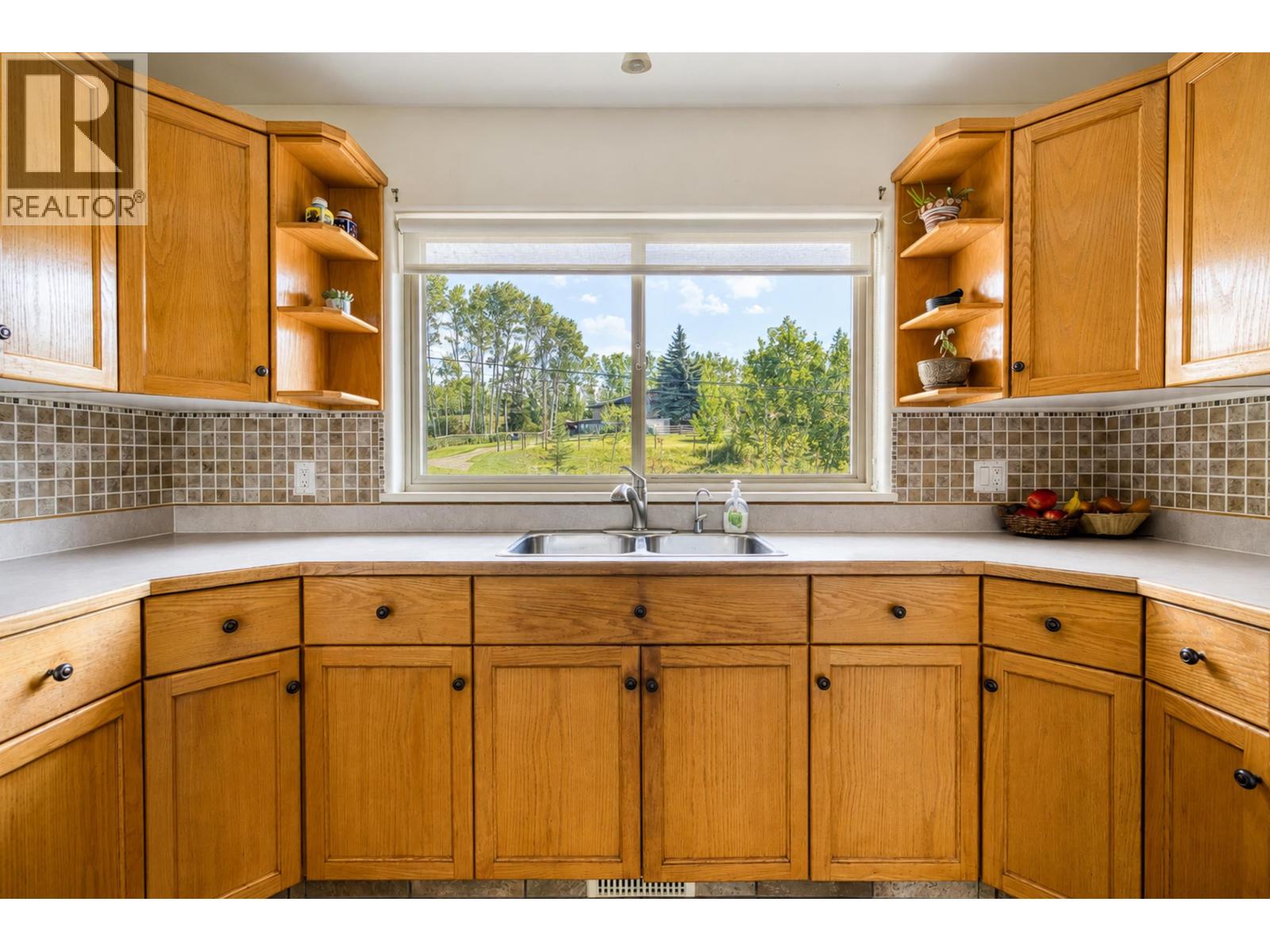 4904 Telqua Drive, 108 Mile Ranch, British Columbia  V0K 2Z0 - Photo 13 - R3153167