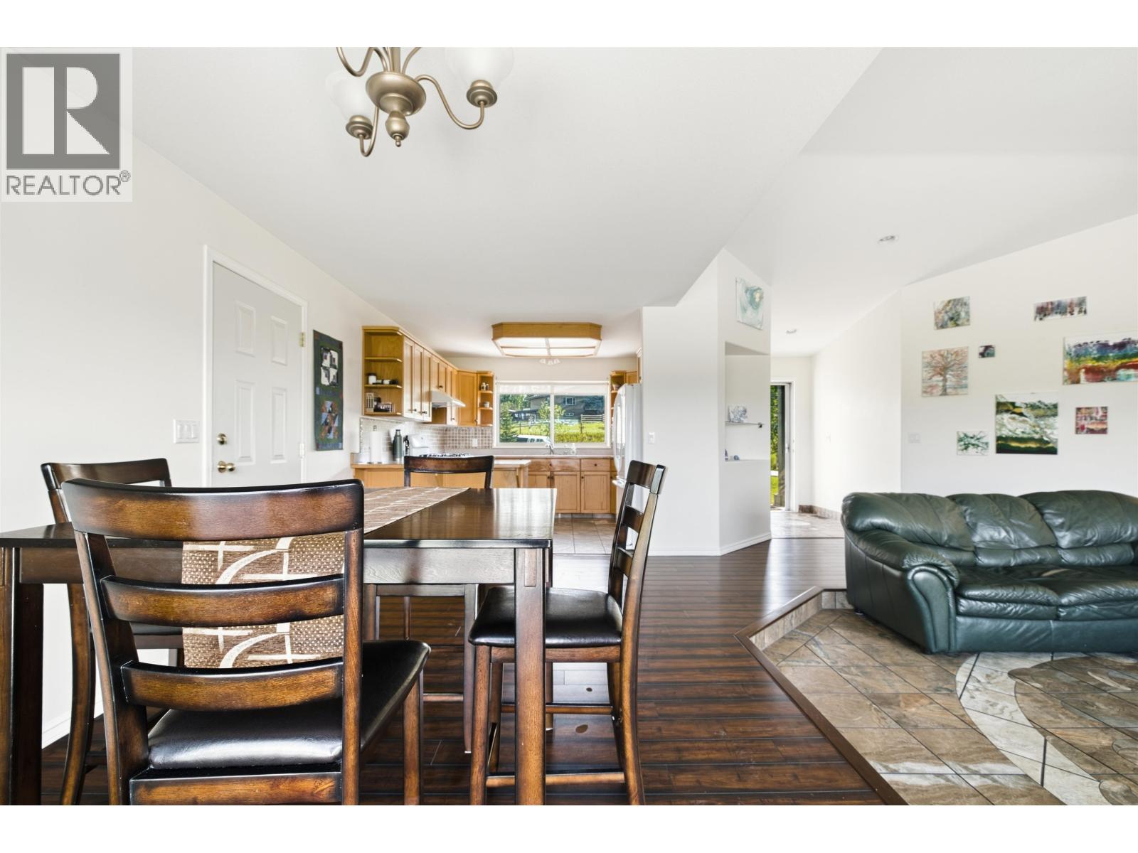 4904 Telqua Drive, 108 Mile Ranch, British Columbia  V0K 2Z0 - Photo 10 - R3153167