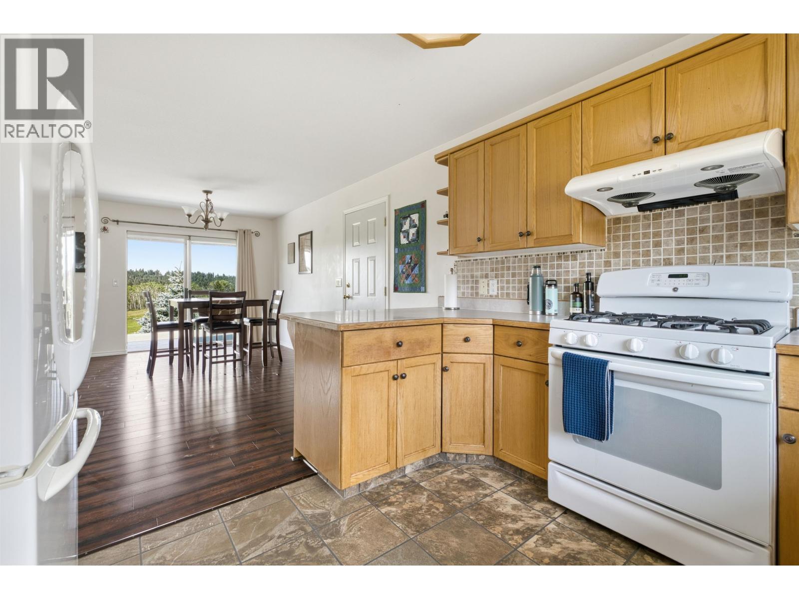 4904 Telqua Drive, 108 Mile Ranch, British Columbia  V0K 2Z0 - Photo 17 - R3153167