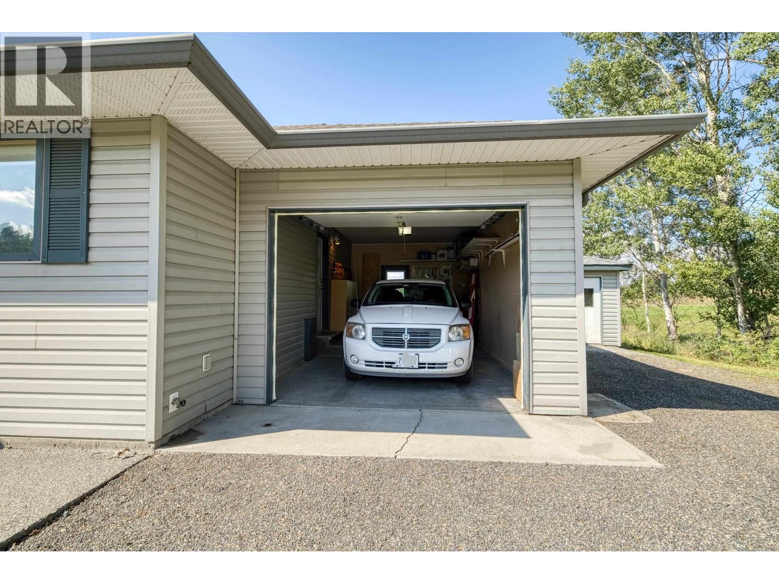 4904 Telqua Drive, 108 Mile Ranch, British Columbia  V0K 2Z0 - Photo 36 - R3153167