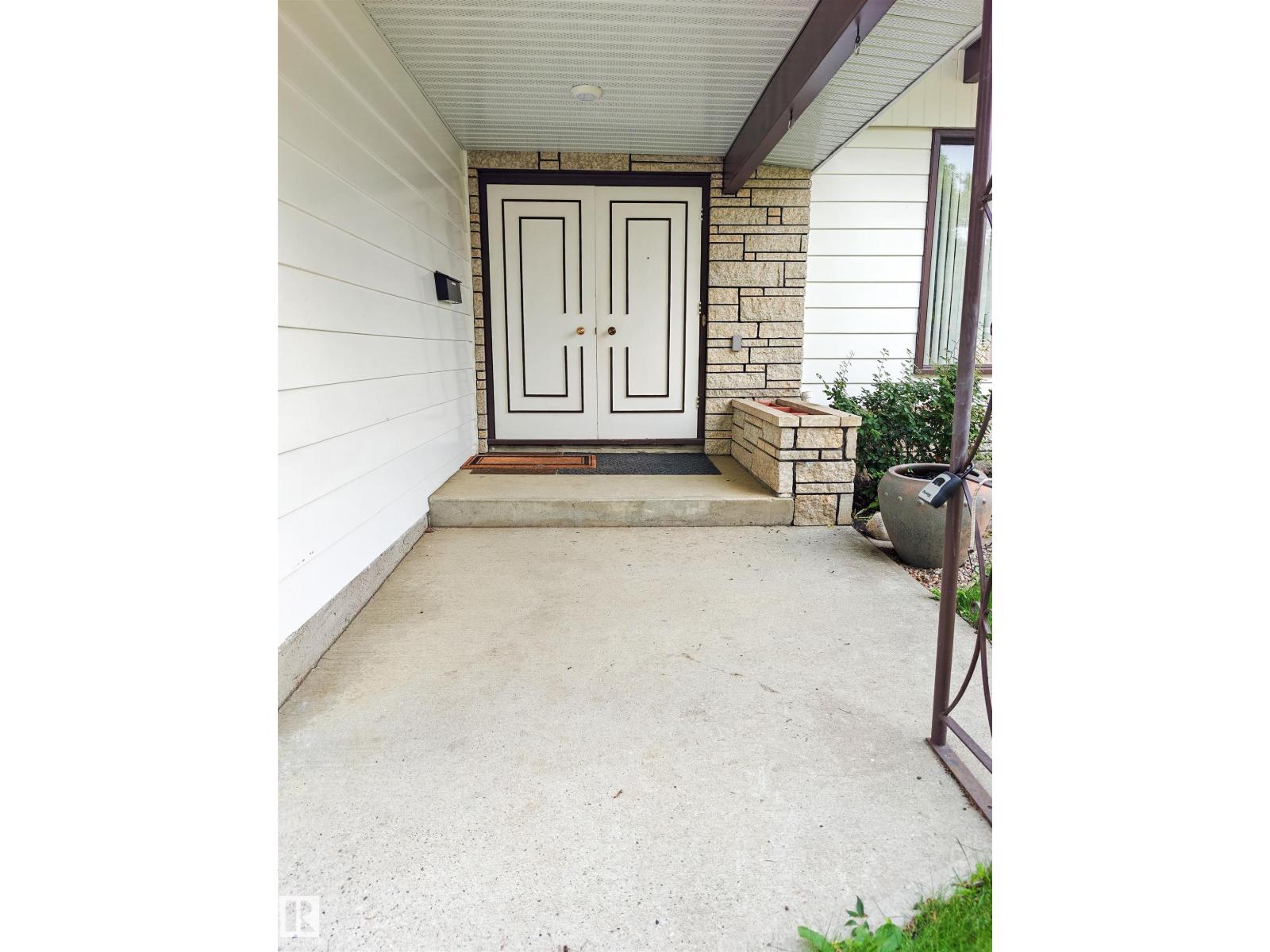 15012 63 St Nw, Edmonton, Alberta  T5A 2B8 - Photo 4 - E4502256