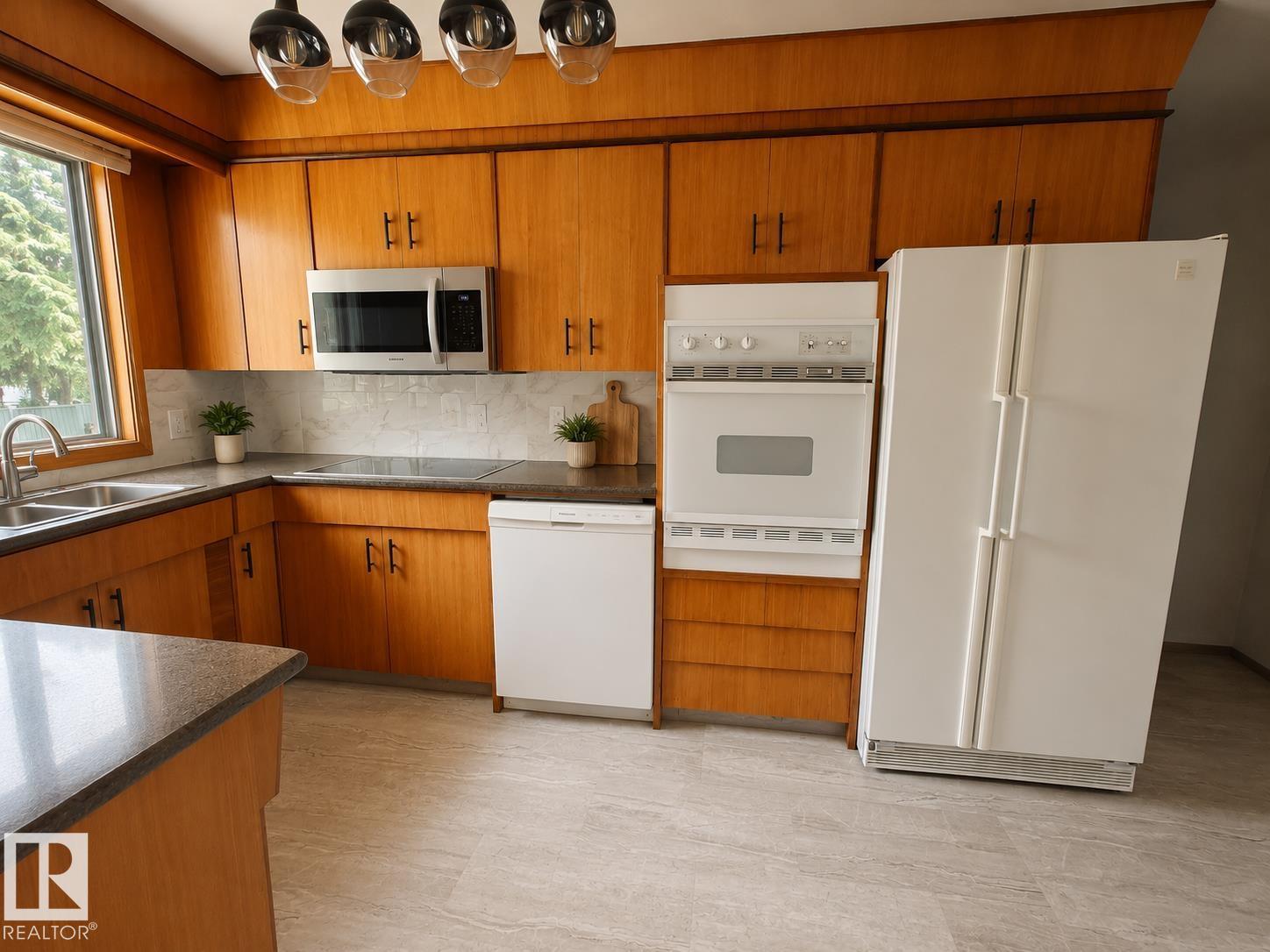 15012 63 St Nw, Edmonton, Alberta  T5A 2B8 - Photo 9 - E4502256