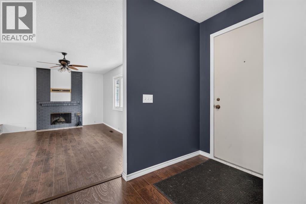 35 Penworth Place SE, Calgary, Alberta  T2A 4G4 - Photo 4 - A2322832