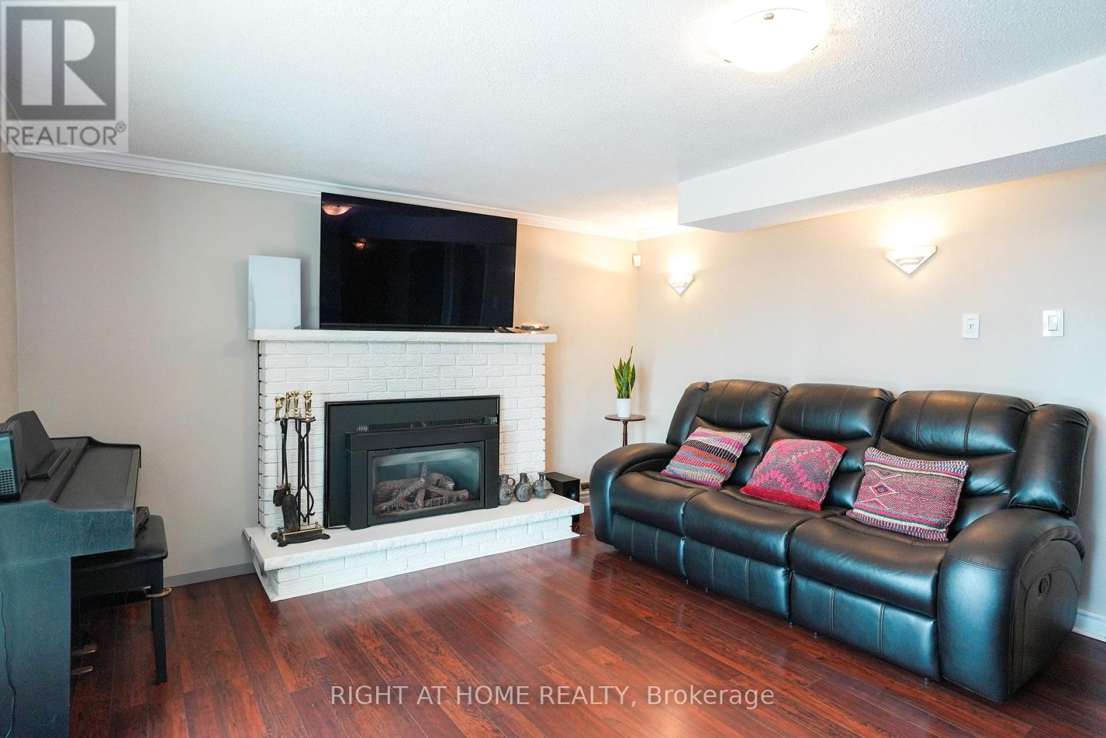 1266 Lakeview Drive, Oakville, Ontario  L6H 2M8 - Photo 29 - W13642476