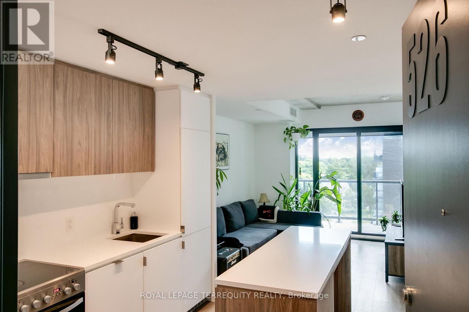 526 - 7 Smith Crescent, Toronto, Ontario  M8Z 0G3 - Photo 3 - W13642502