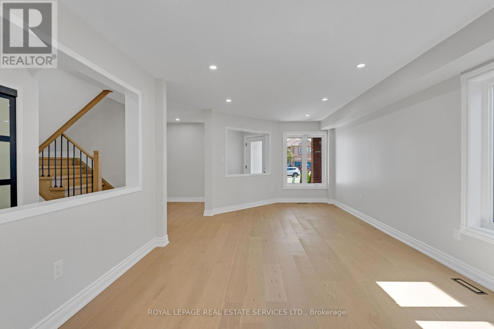 3955 Foxwood Avenue, Mississauga, Ontario  L5N 7V4 - Photo 10 - W13642512