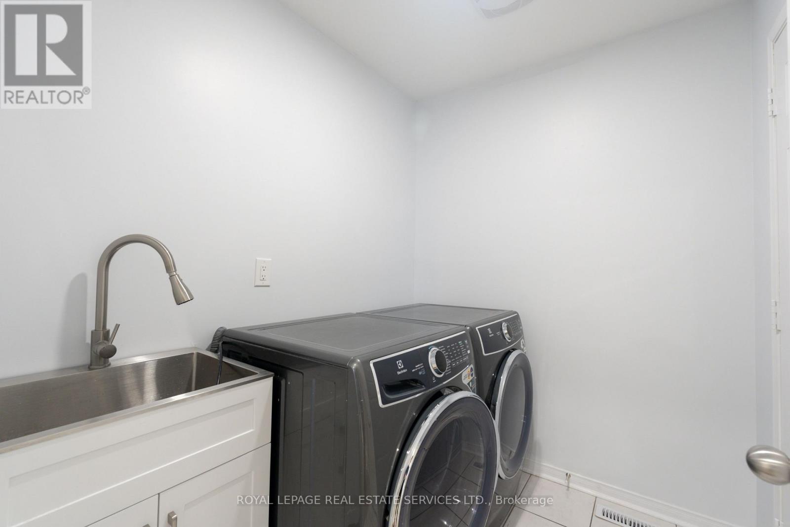 3955 Foxwood Avenue, Mississauga, Ontario  L5N 7V4 - Photo 37 - W13642512