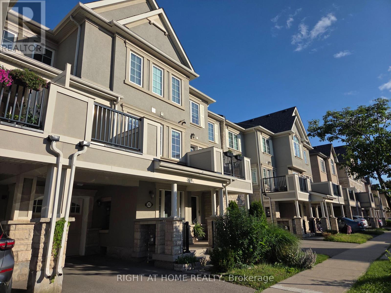 282 Jemima Drive E, Oakville, Ontario  L6M 0V6 - Photo 2 - W13642538