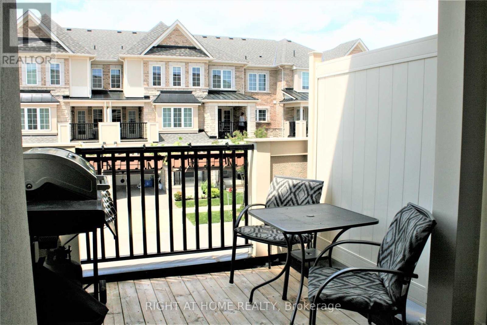 282 Jemima Drive E, Oakville, Ontario  L6M 0V6 - Photo 3 - W13642538