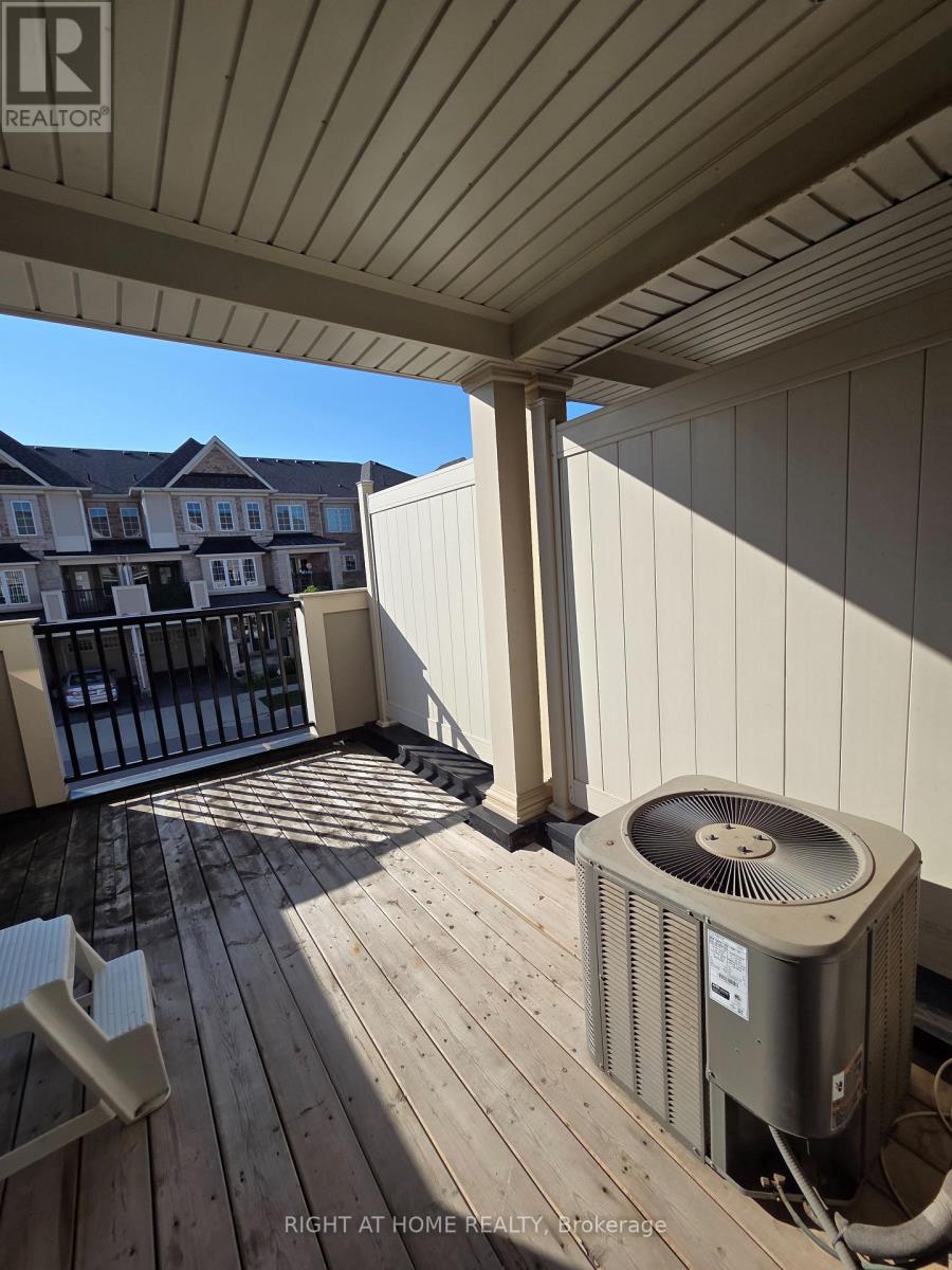 282 Jemima Drive E, Oakville, Ontario  L6M 0V6 - Photo 8 - W13642538