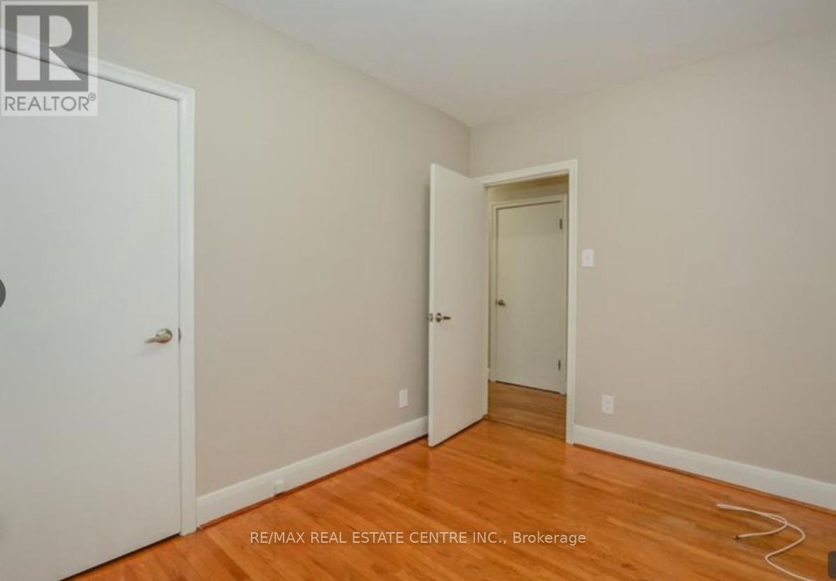 MAIN - 37 MCKENZIE AVENUE, Kitchener, Ontario