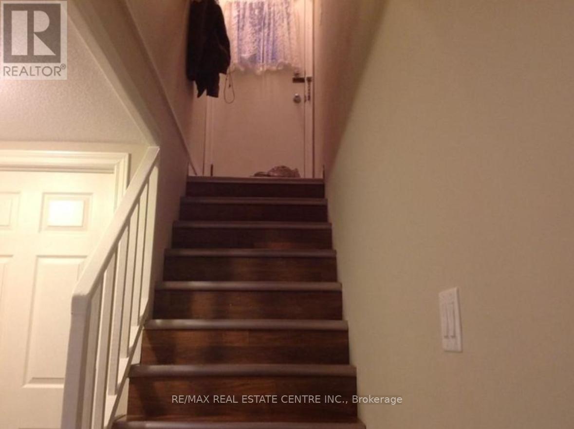 Main - 37 Mckenzie Avenue, Kitchener, Ontario  N2H 2A7 - Photo 3 - X13642492