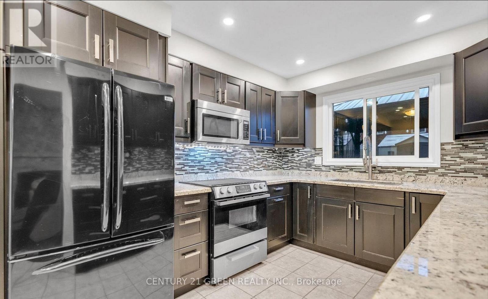 Main & Upper - 14 Clydebank Place, Hamilton, Ontario  L8E 4K2 - Photo 4 - X13642524